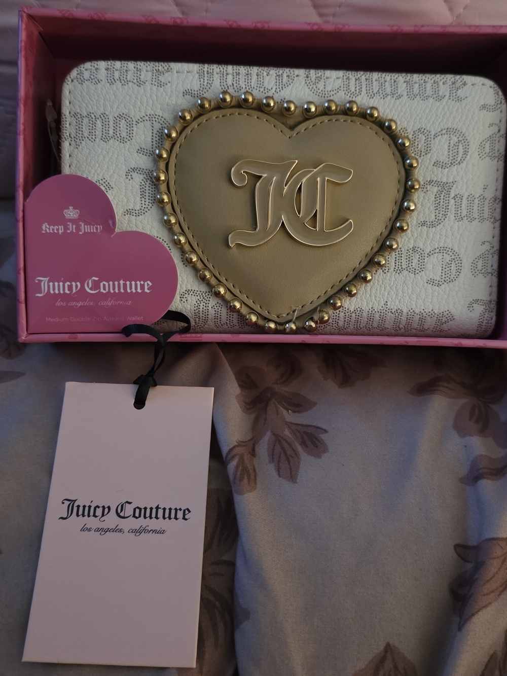Juicy Couture Cream Card Holder with Gold Heart Emblem